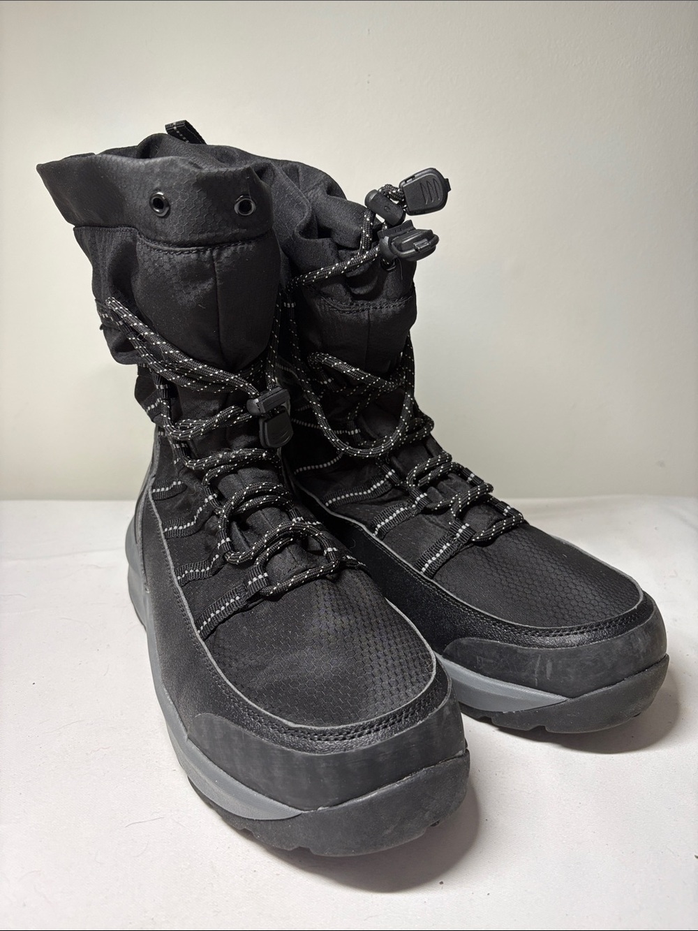 Lands’ End Black Insulated Snow Boot Size 9.5 D Width